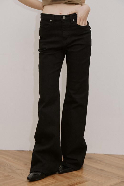 14 Back Flap後翻蓋修身落地牛仔褲