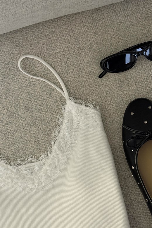 睫毛蕾絲細肩羅紋開衩上衣