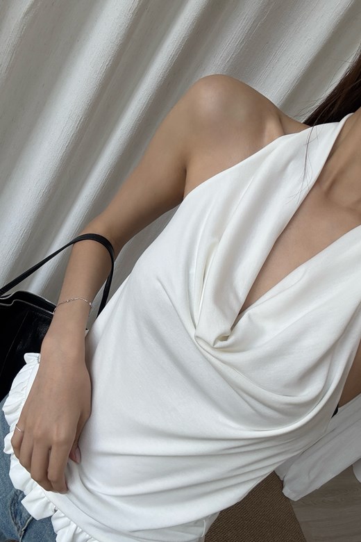 21 繞脖垂領下擺荷葉上衣