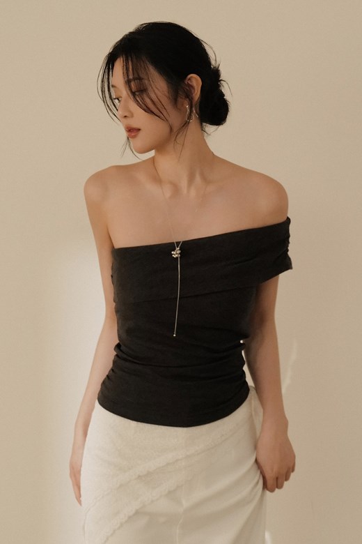 微辣一字領斜肩BRA TOP上衣