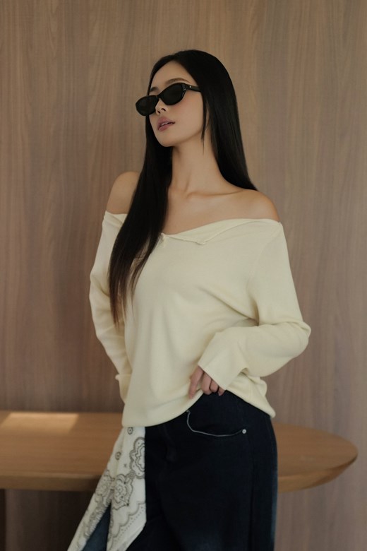 翻領開釦冰絲長袖上衣