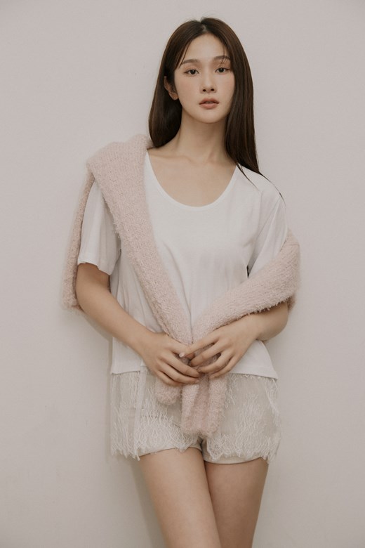 09 素色蕾絲下擺短袖上衣