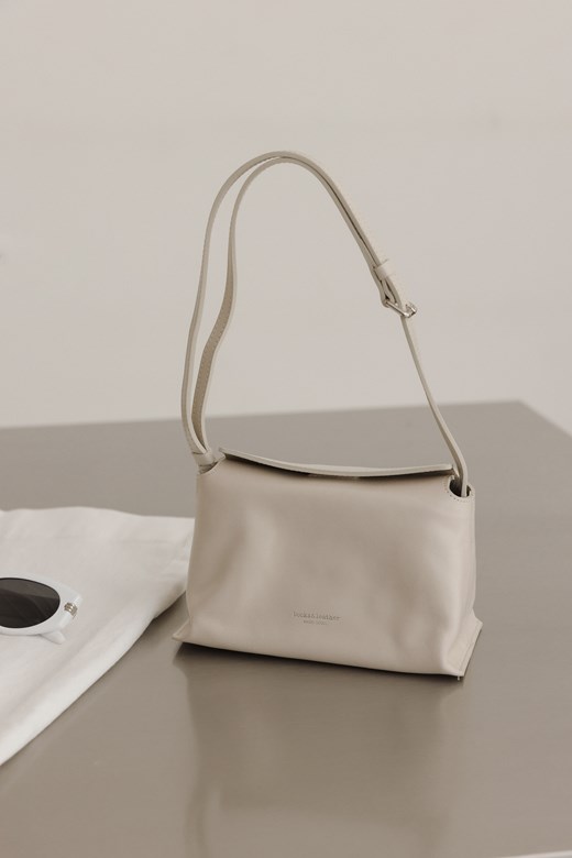 柔霧質感牛皮單肩包