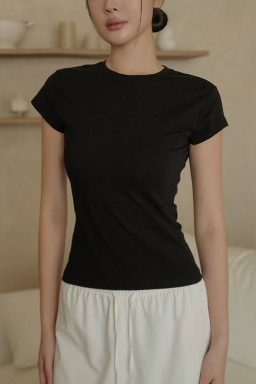 鬆弛感修身圓領短TEE