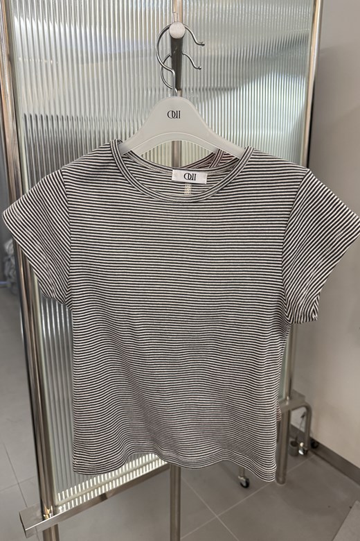 07 可愛線條彈力短Tee