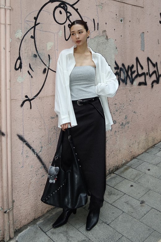 緞面斜擺蕾絲半裙