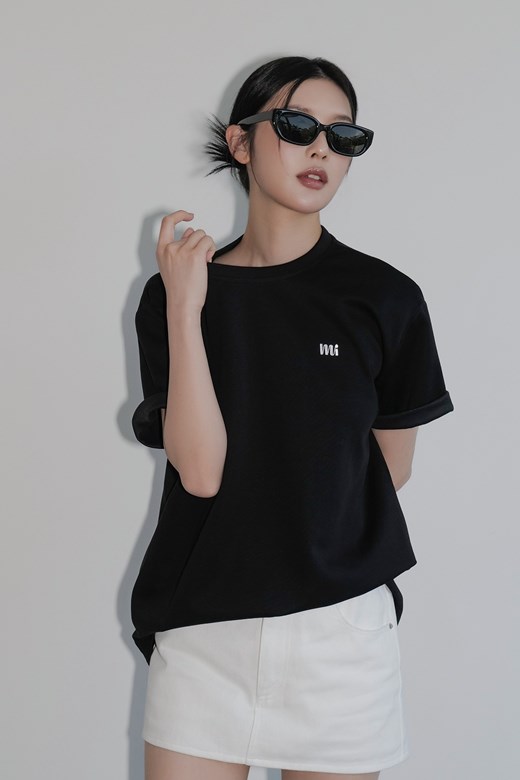 mi刺繡圓領寬鬆短TEE