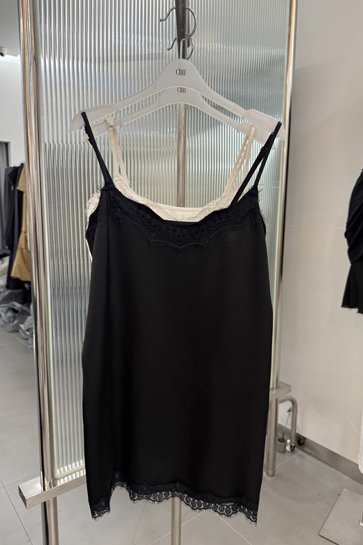 04 浪漫法式下擺蕾絲細肩背心上衣