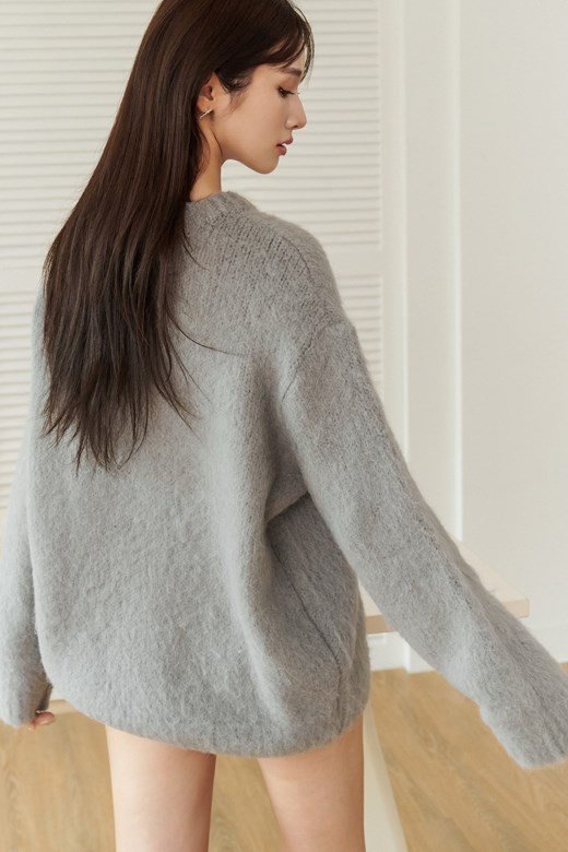 12 柔膚毛感圓領長袖上衣