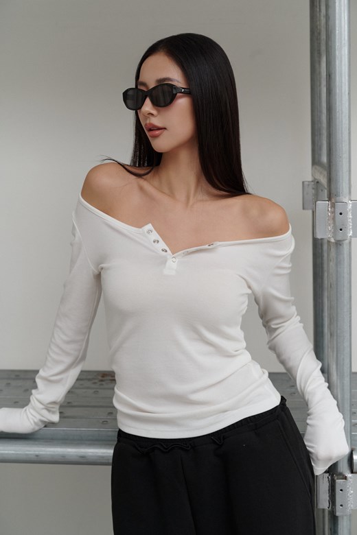 mi柔彈排釦造型長袖上衣