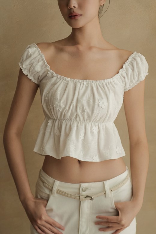 荷葉邊刺繡花朵上衣