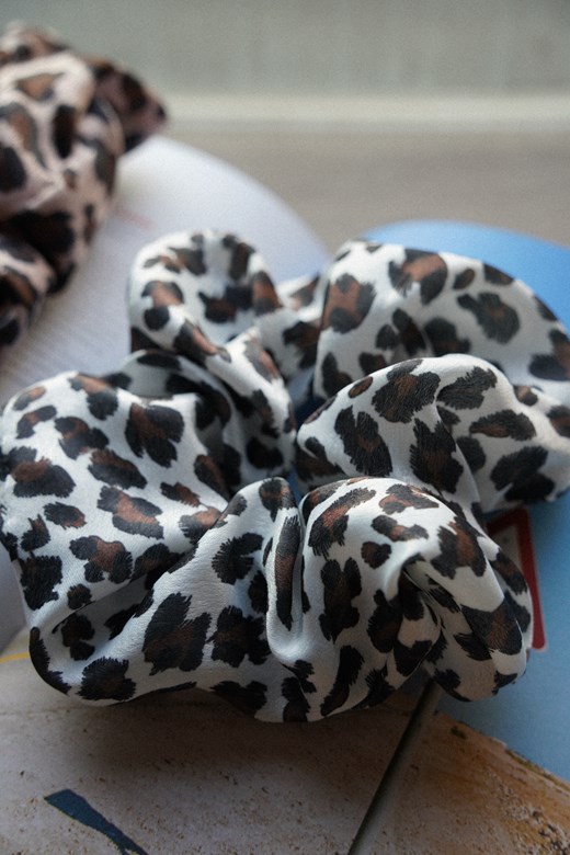 Wild Satin Leopard 絲緞豹紋大腸圈