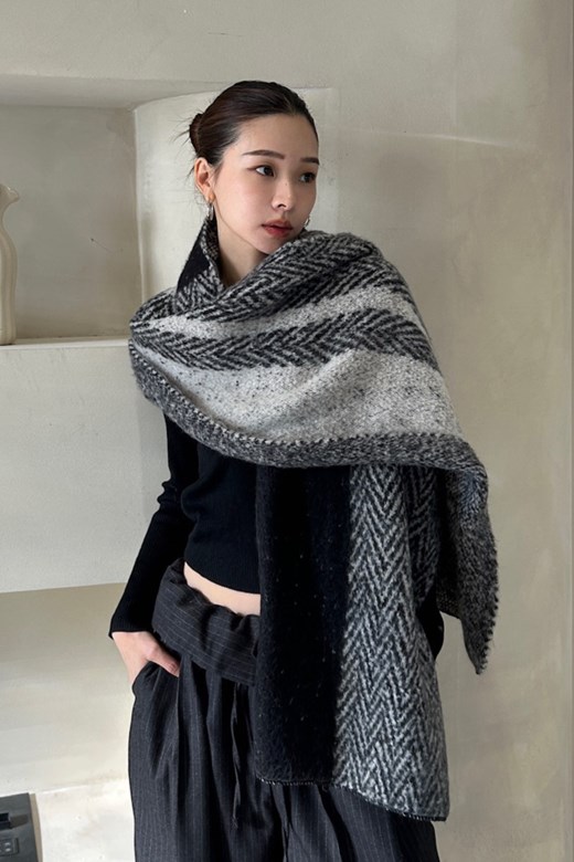 11 Herringbone Grace 柔霧人字紋圍巾