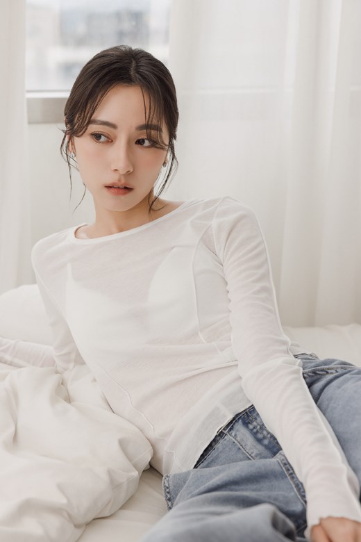 木耳捲邊剪裁造型打底衣