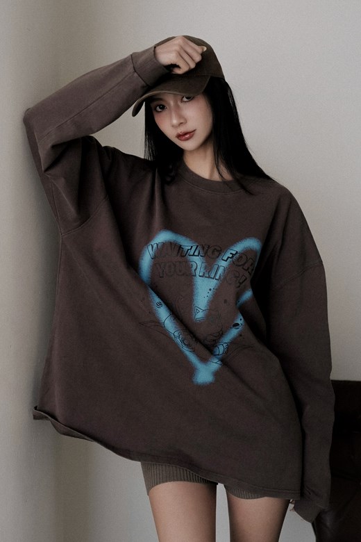 品牌SMUG CAT 愛心噴漆長袖T