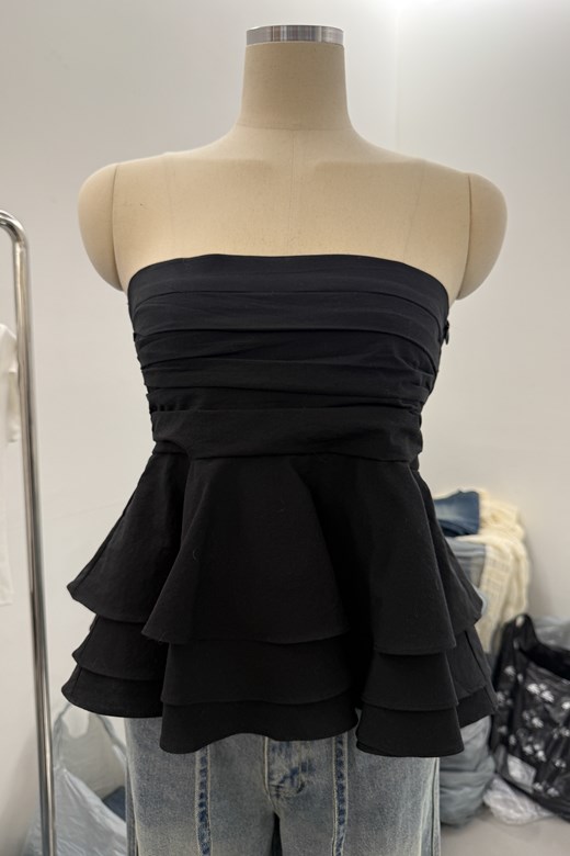 10 法式抓皺打摺平口上衣