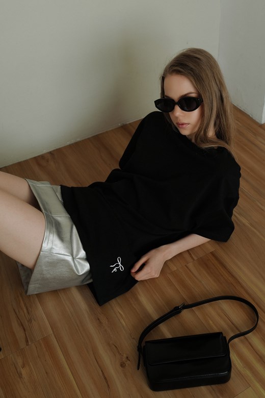 小小蝴蝶結印花短袖TEE