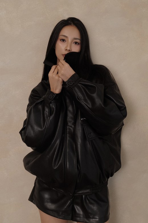 多口袋厚鋪棉皮外套