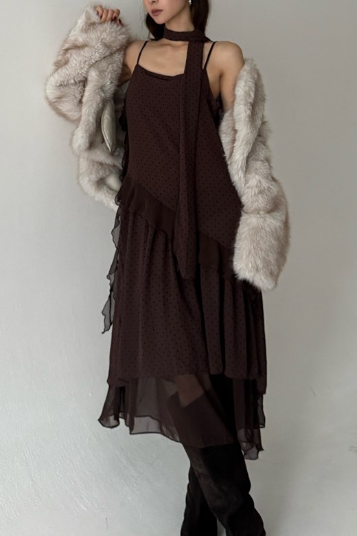 05 點點不規則層次荷葉細肩洋裝