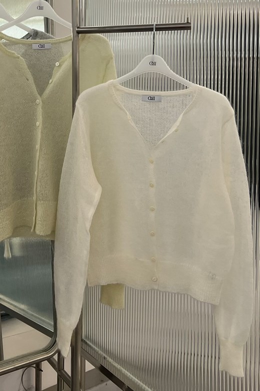 05 馬海毛溫柔歐膩釦子罩衫