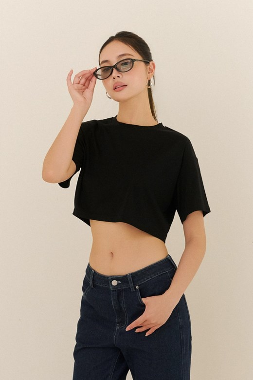素色圓領寬鬆短版TEE