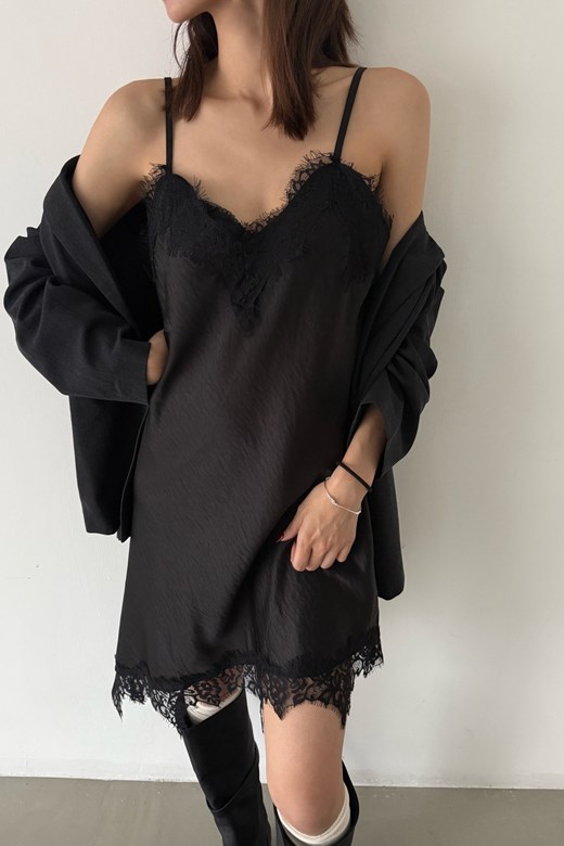 04 Velina 蕾絲縫邊滑面洋裝