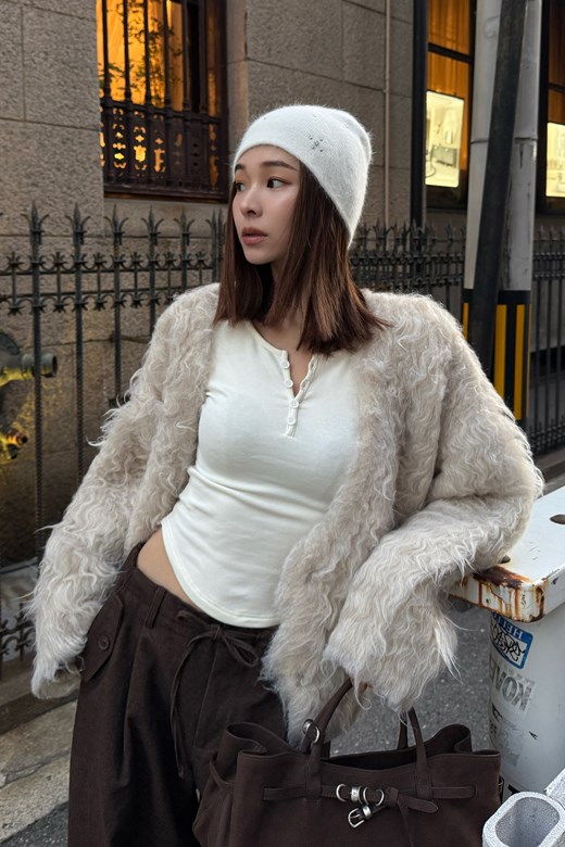 奶霧蓬鬆捲感羊毛針織開襟外套