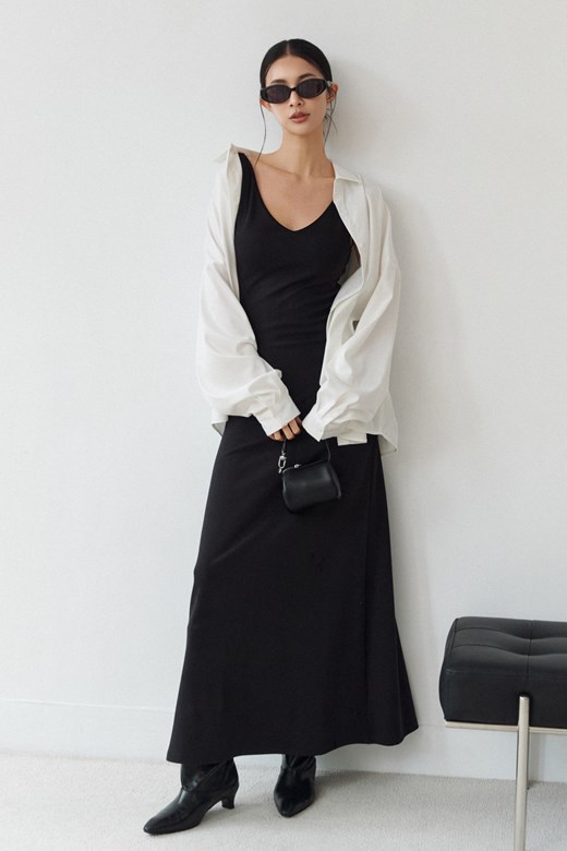 精緻V領美背長洋裝