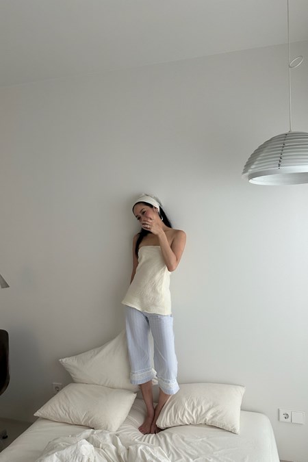 Chantilly Lace Capris