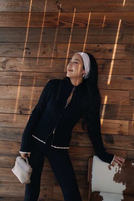 Winter Whirl Zip-up Sweater