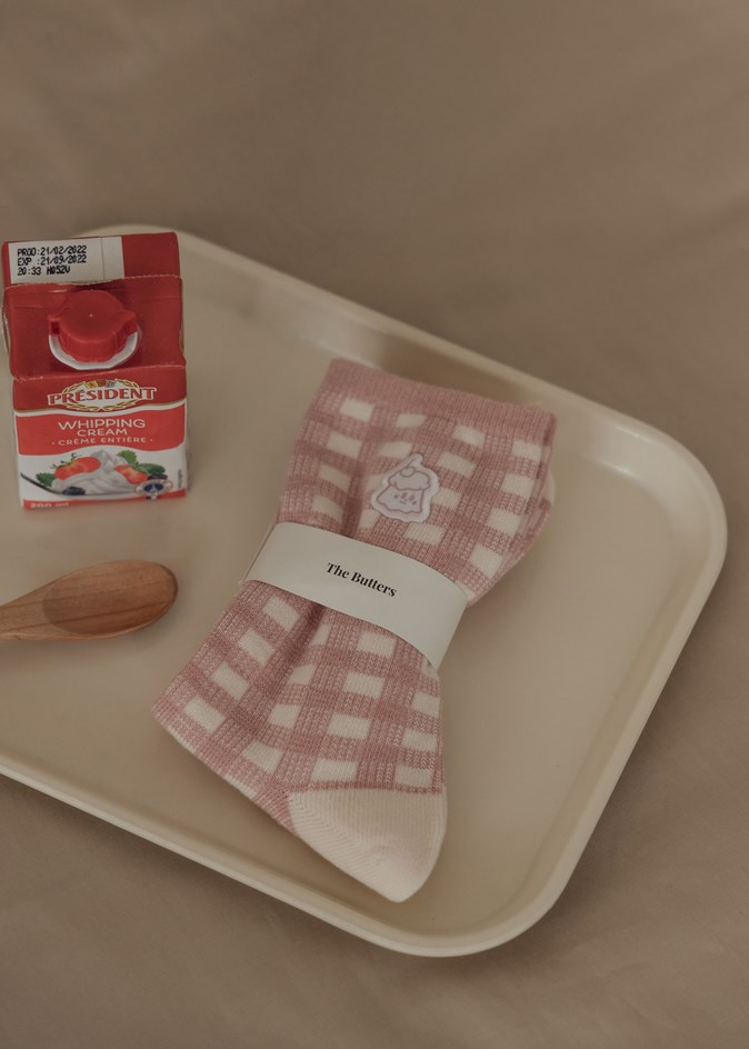 格紋櫻桃杯子蛋糕妹刺繡襪子