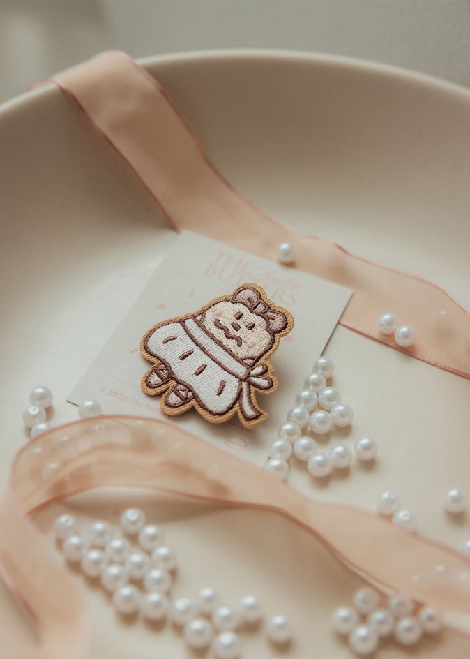 可露露芭蕾刺繡別針