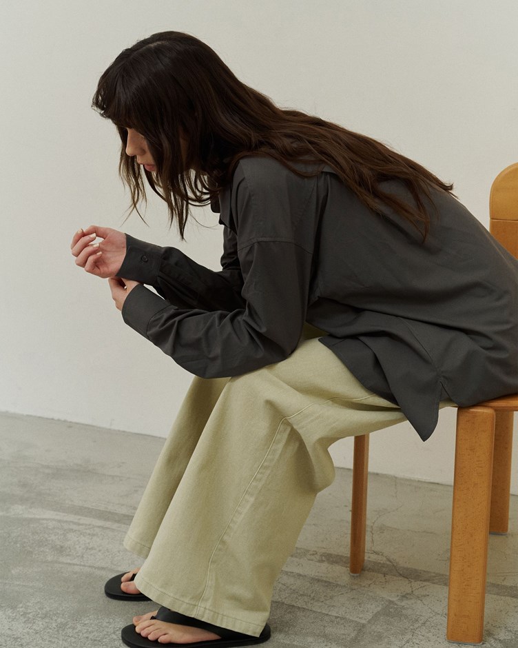 品牌LOGO刺繡輕量襯衫