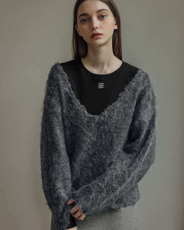 品牌LOGO磨毛感V領針織上衣