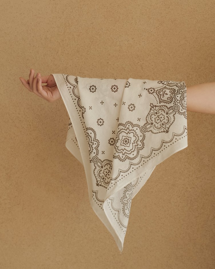 氣質印花方形絲巾