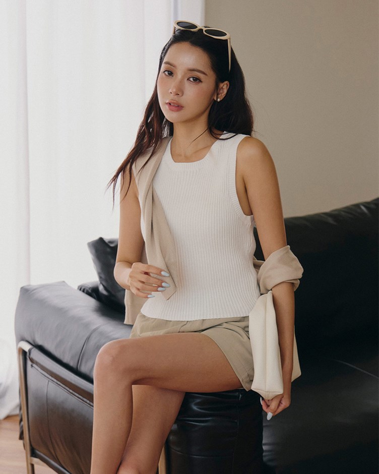 粗坑紋圓領針織背心