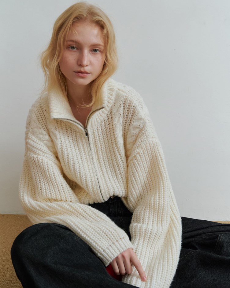 麻花粗針高領拉鍊外套