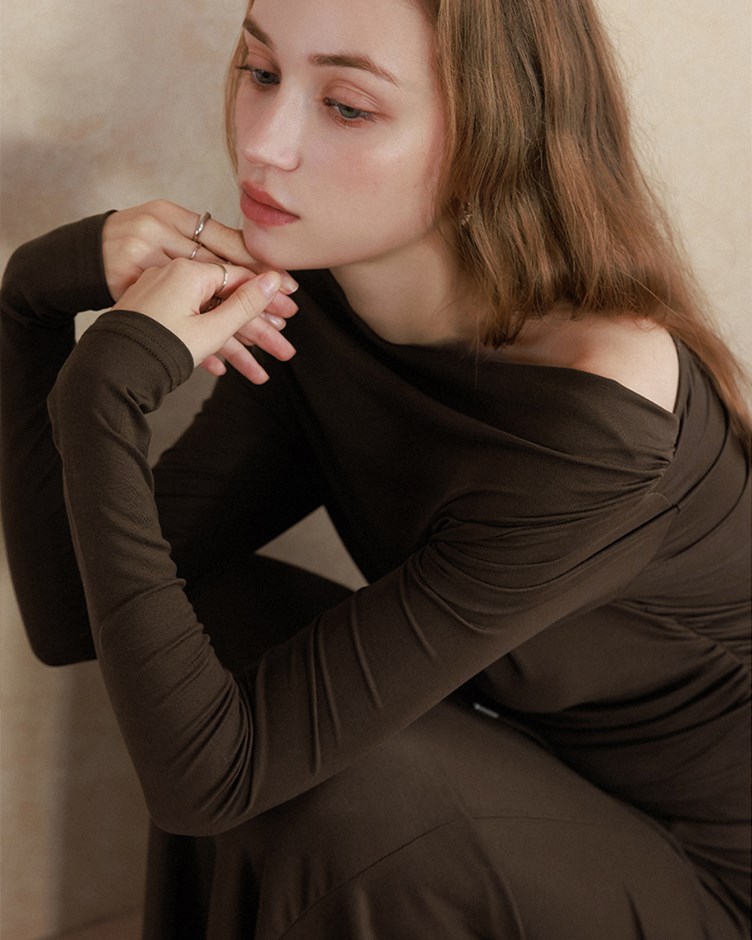 天絲垂墜領長袖上衣