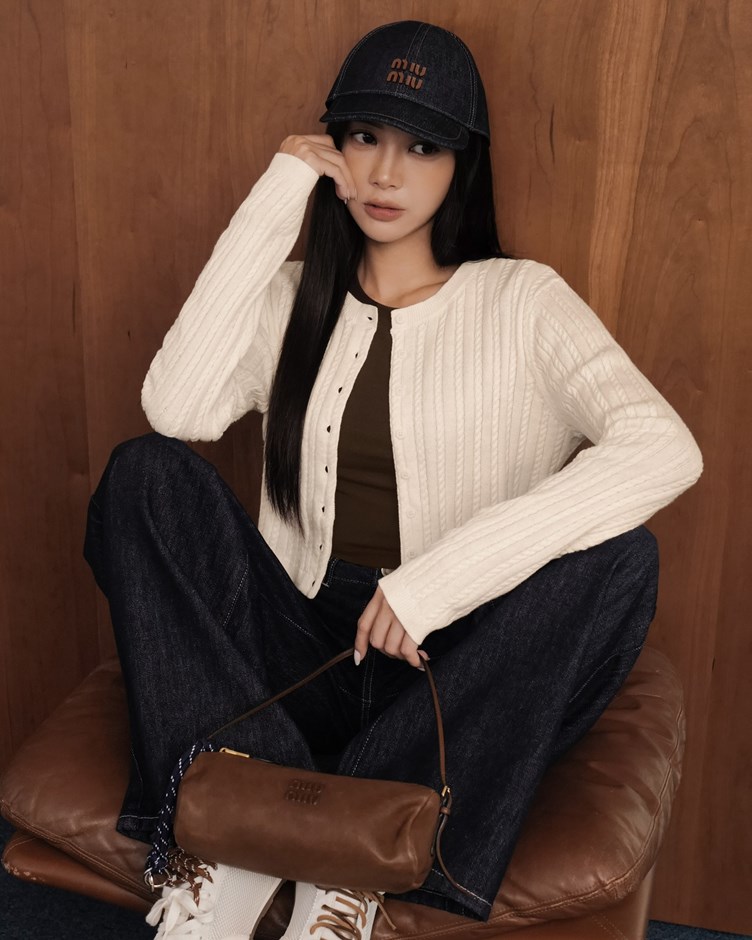 圓領麻花排釦開衫