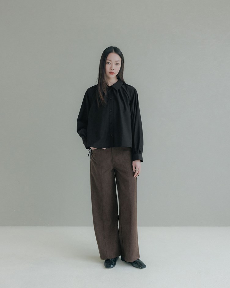 日系傘擺細褶澎袖綁帶襯衫