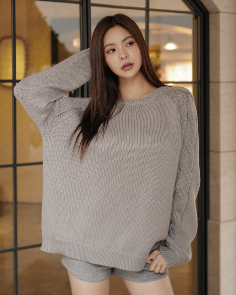 寬鬆麻花針織毛衣