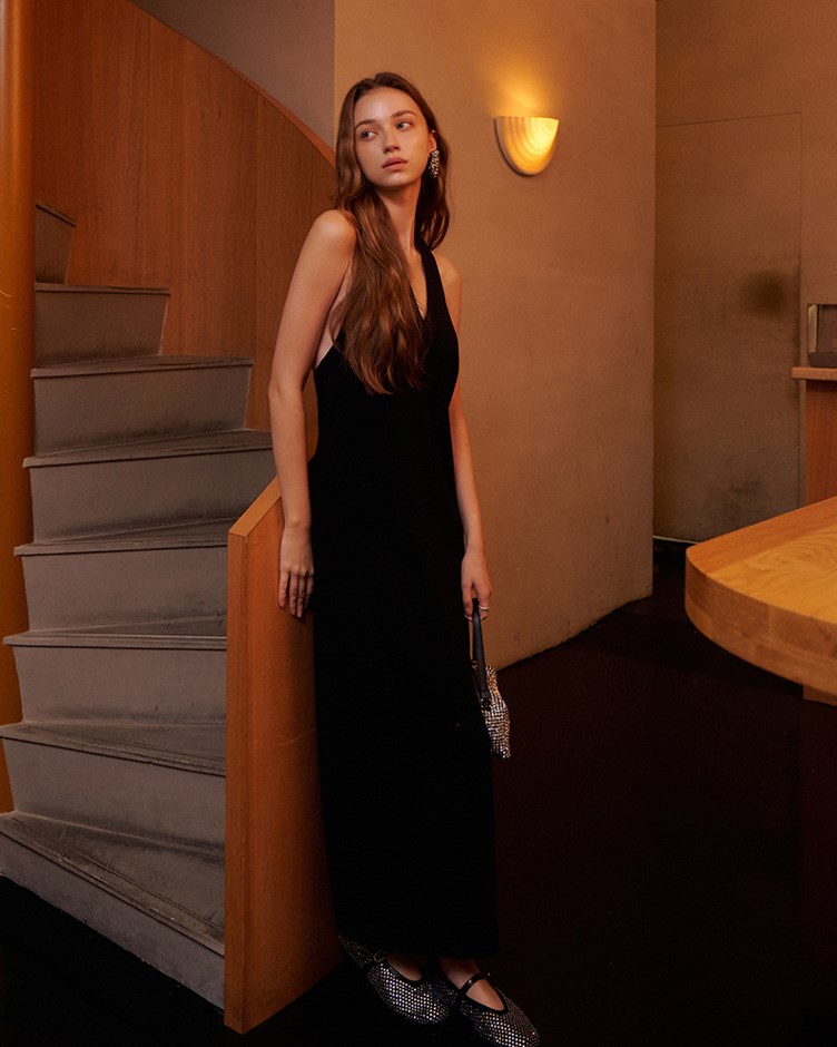 繞頸露背長洋裝