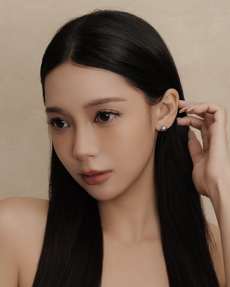 金屬圓珠耳釘