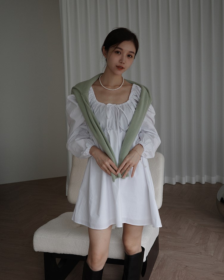 韓國ㄇ字領公主袖挺版小洋裝