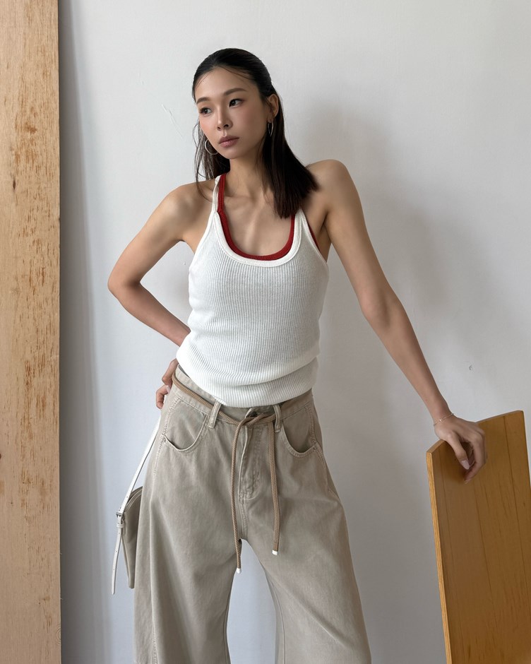 透膚坑條針織細肩背心