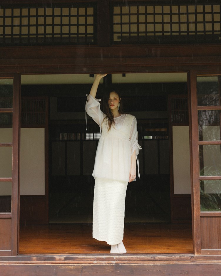 縐縐肌理後開岔長裙