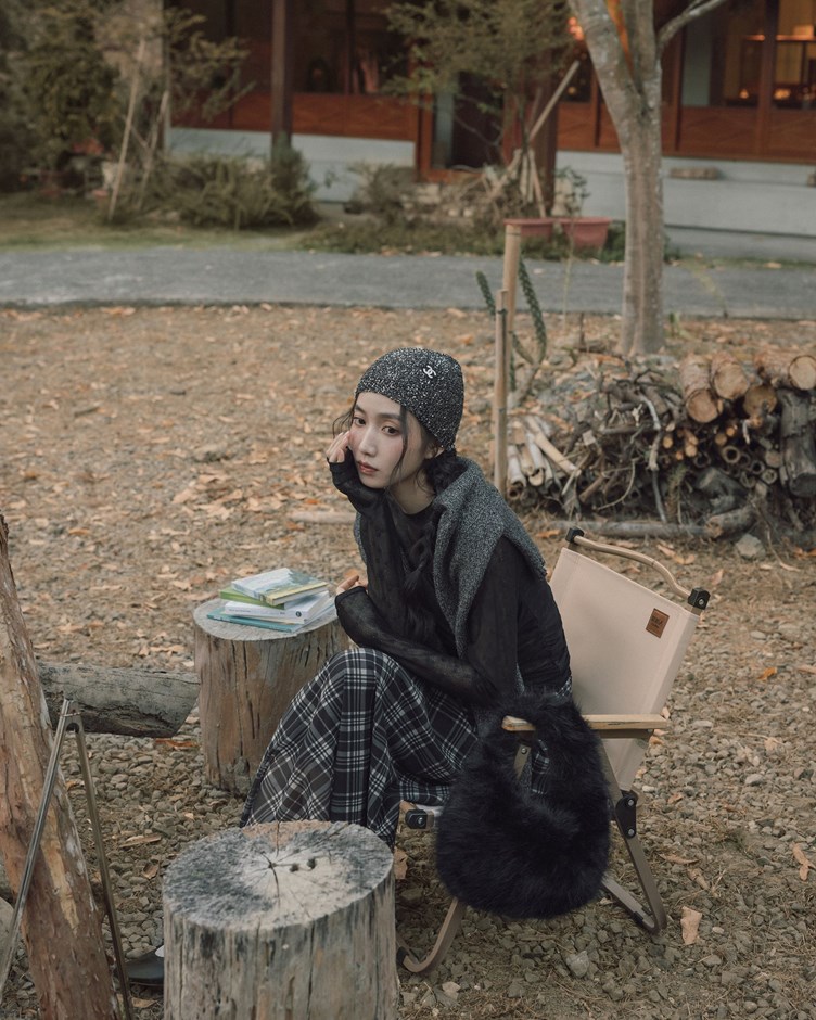 細格小花抓皺上衣