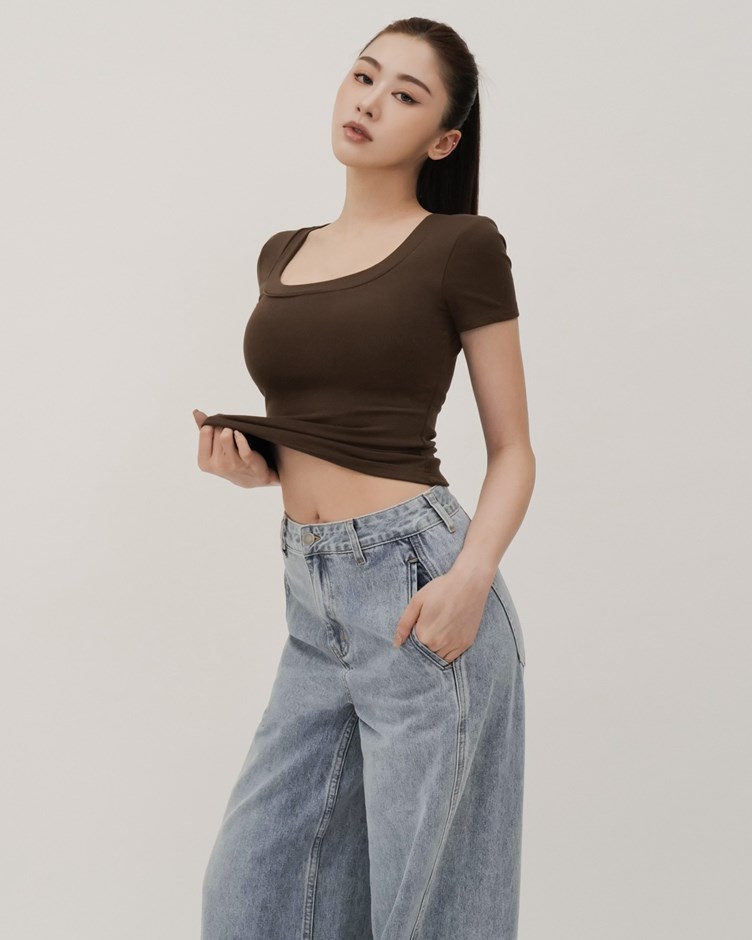 好身材方領BRATEE