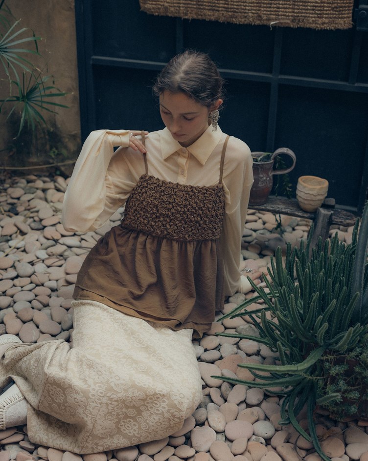 珍珠皺褶層次拼接背心