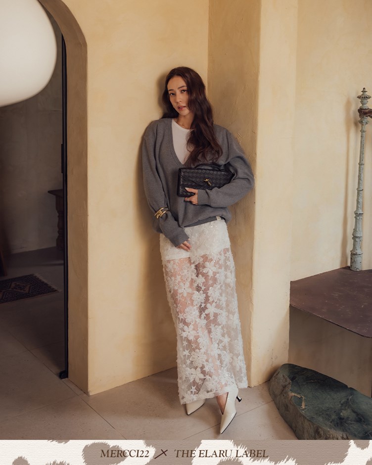 (預購12月中出貨)立體花朵蕾絲直筒裙(The Elaru label 聯名款-Eleanore)